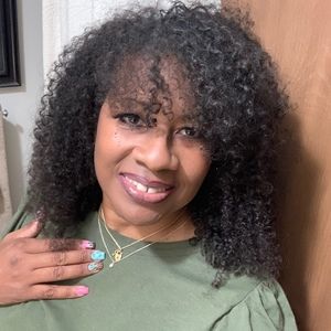 Meet your Posher, Debra